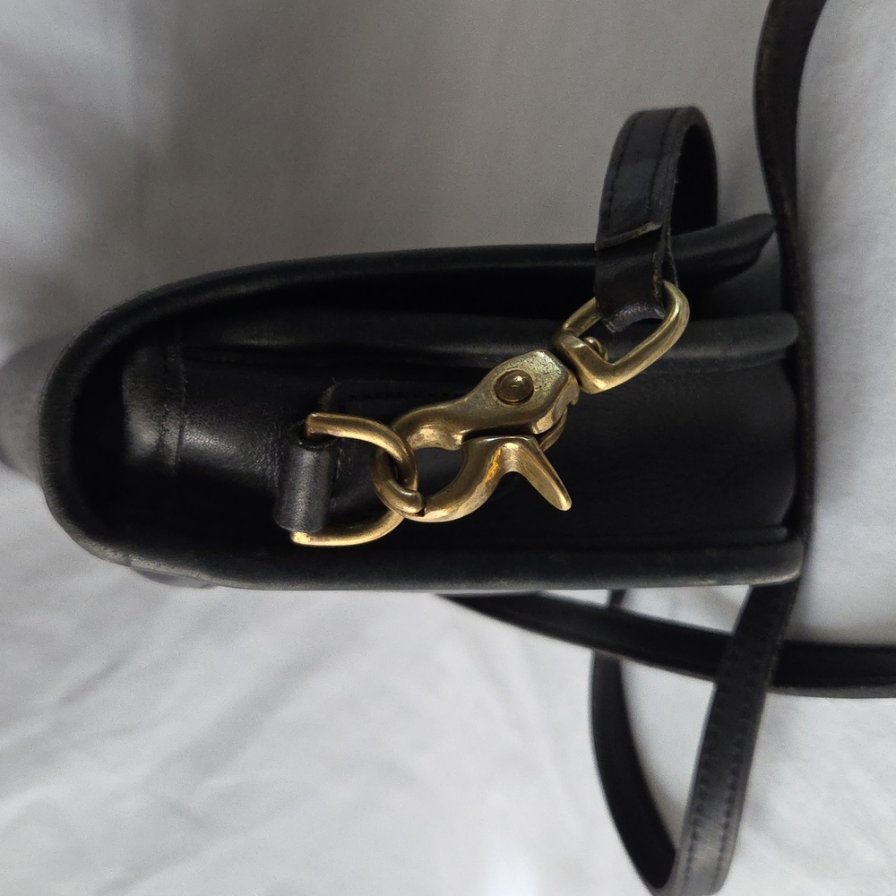 Vintage Leather Coach Pocket Purse 9755 - Picture 3 of 16